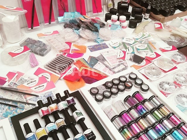 Nagelmateriaal: nail art & uv/led-gels • 244 ref. • waarde 3494 € - afbeelding 14 van  14