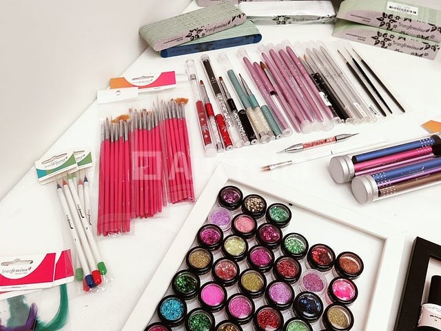 Nagelmateriaal: nail art & uv/led-gels • 383 items • 240 ref. - afbeelding 2 van  22