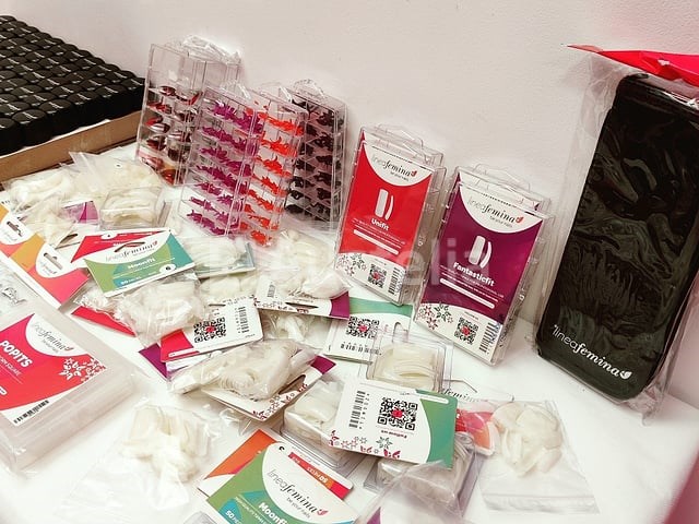 Nagelmateriaal: nail art & uv/led-gels • 383 items • 240 ref. - afbeelding 6 van  22