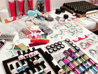 Nagelmateriaal: nail art & uv/led-gels • 383 items • 240 ref. - afbeelding 7 van  22