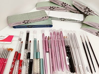 Nagelmateriaal: nail art & uv/led-gels • 383 items • 240 ref. - afbeelding 1 van  22