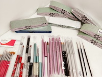 Nagelmateriaal: nail art & uv/led-gels • 383 items • 240 ref. - afbeelding 12 van  22
