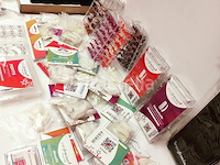 Nagelmateriaal: nail art & uv/led-gels • 383 items • 240 ref. - afbeelding 19 van  22