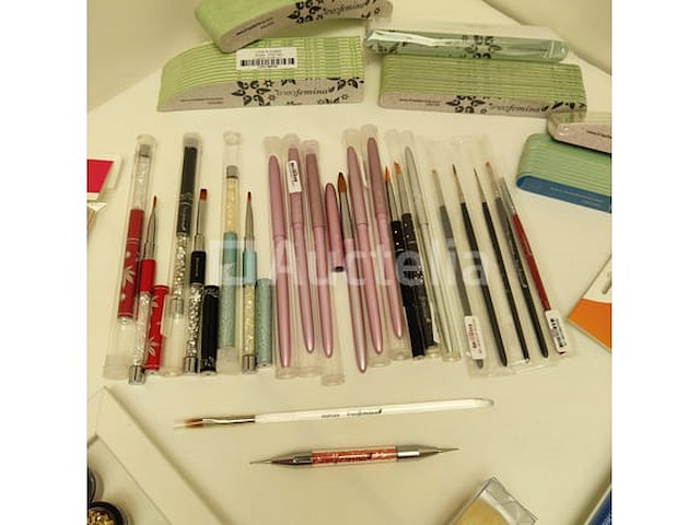 Nagelmateriaal: nail art & uv/led-gels • 392 items • 245 ref. - afbeelding 10 van  15