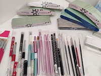 Nagelmateriaal: nail art & uv/led-gels • 395 items • 243 ref. - afbeelding 9 van  12