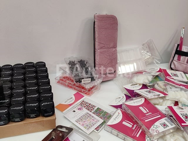 Nagelmateriaal: nail art & uv/led-gels • 395 items • 244 ref. - afbeelding 2 van  14
