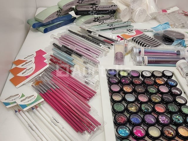 Nagelmateriaal: nail art & uv/led-gels • 395 items • 244 ref. - afbeelding 13 van  14