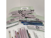 Nagelmateriaal: nail art & uv/led gels • 398 items • 244 ref. - afbeelding 1 van  21