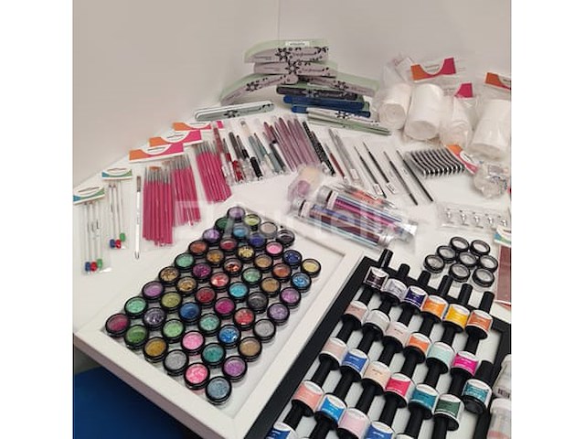 Nagelmateriaal: nail art & uv/led gels • 398 items • 244 ref. - afbeelding 19 van  21