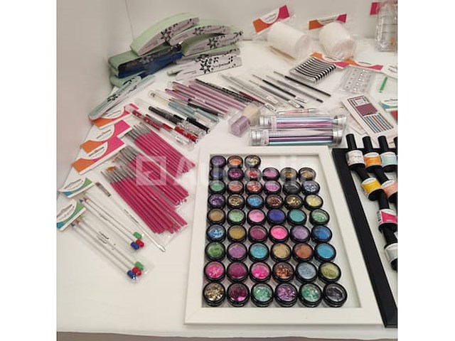 Nagelmateriaal: nail art & uv/led gels • 398 items • 244 ref. - afbeelding 20 van  21