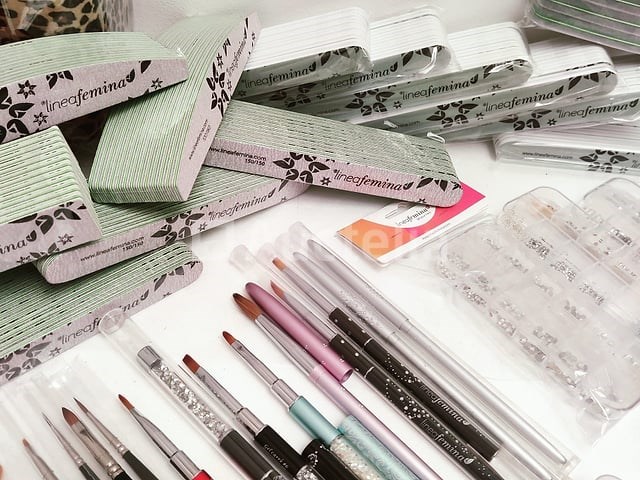 Nagelmateriaal: nail art & uv/led-gels • 409 items • 185 ref. - afbeelding 17 van  20
