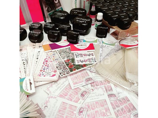 Nagelmateriaal: nail art & uv/led gels • 411 items • 242 ref. - afbeelding 10 van  20