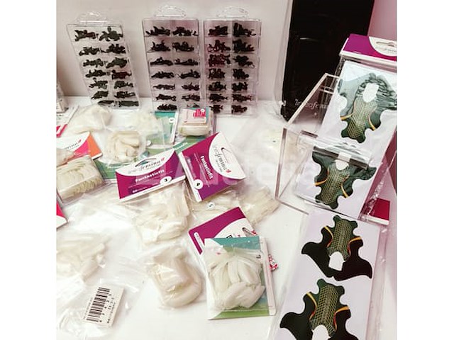 Nagelmateriaal: nail art & uv/led gels • 411 items • 242 ref. - afbeelding 15 van  20