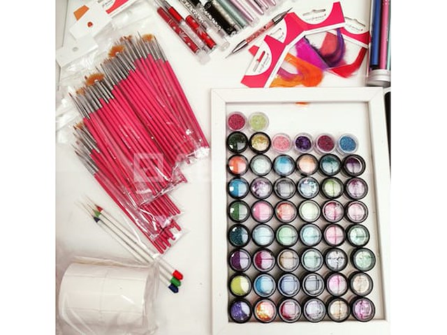 Nagelmateriaal: nail art & uv/led gels • 411 items • 242 ref. - afbeelding 18 van  20