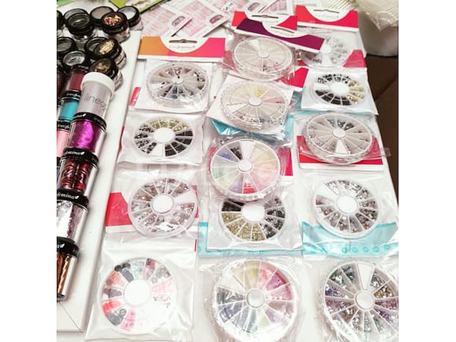 Nagelmateriaal: nail art & uv/led gels • 424 items • 206 ref. - afbeelding 2 van  22