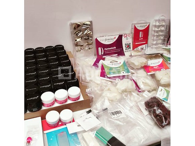 Nagelmateriaal: nail art & uv/led gels • 424 items • 206 ref. - afbeelding 20 van  22