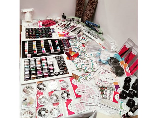 Nagelmateriaal: nail art & uv/led-gels • 424 items • 242 ref. - afbeelding 3 van  17