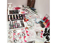 Nagelmateriaal: nail art & uv/led-gels • 424 items • 242 ref. - afbeelding 3 van  17