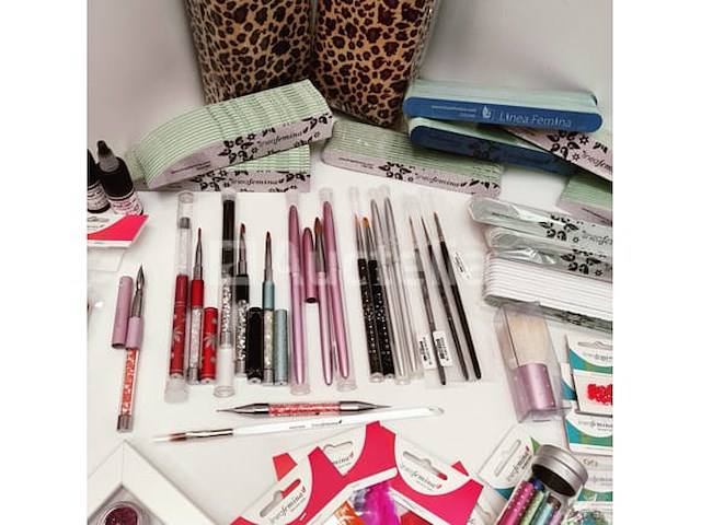 Nagelmateriaal: nail art & uv/led-gels • 424 items • 242 ref. - afbeelding 9 van  17