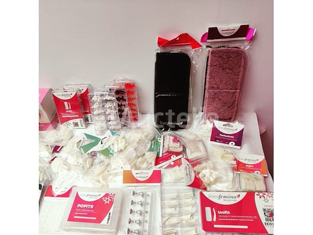 Nagelmateriaal: nail art & uv/led-gels • 424 items • 242 ref. - afbeelding 1 van  17