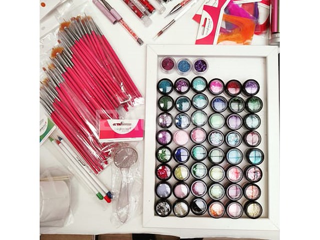 Nagelmateriaal: nail art & uv/led-gels • 424 items • 242 ref. - afbeelding 13 van  17