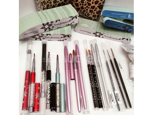 Nagelmateriaal: nail art & uv/led-gels • 424 items • 242 ref. - afbeelding 17 van  17