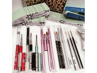 Nagelmateriaal: nail art & uv/led-gels • 424 items • 242 ref. - afbeelding 17 van  17