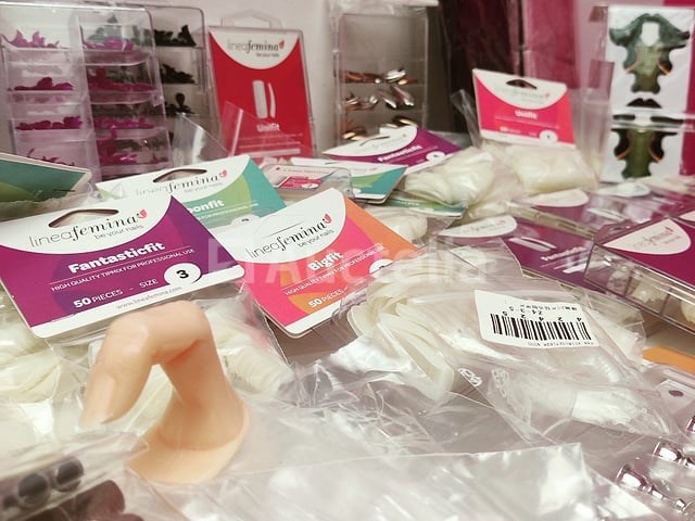 Nagelmateriaal: nail art & uv/led-gels • 432 items • 229 ref. - afbeelding 18 van  25