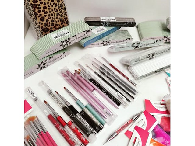 Nagelmateriaal: nail art & uv/led-gels • 435 items • 233 ref. - afbeelding 3 van  7