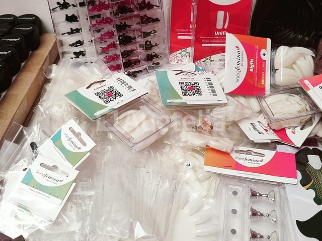 Nagelmateriaal: nail art & uv/led-gels • 435 items • 237 ref. - afbeelding 11 van  15