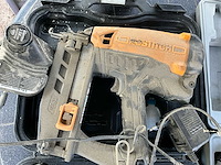 Nagelpistool (4)+ compressor (functioneel) - afbeelding 1 van  6