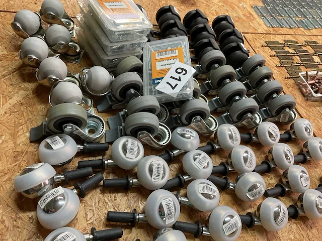 Nagels en zwenkwielen - afbeelding 6 van  7