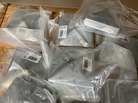 Nagels oogschroeven paal afdekken - afbeelding 4 van  8
