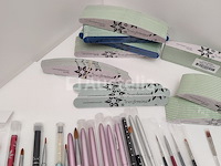 Nagelstock: nail art & uv/led gels • 395 items • 240 referentie. - afbeelding 3 van  13