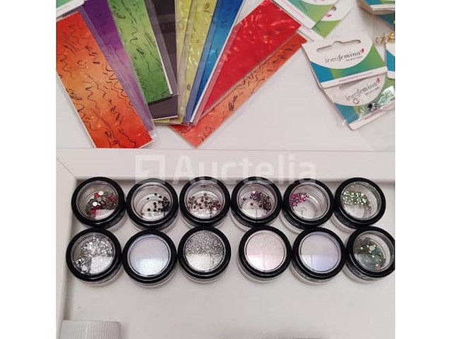 Nagelstock: nail art & uv/led-gels • 400 items • folies - afbeelding 15 van  15