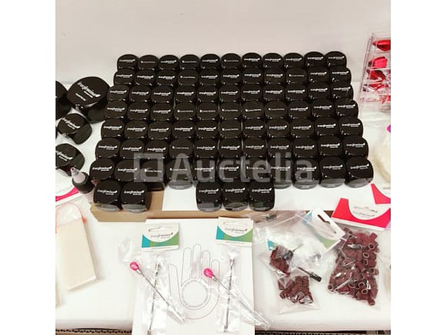 Nagelstock: nail art & uv/led gels • 411 items • 240 ref. - afbeelding 3 van  17