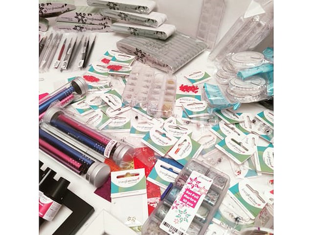 Nagelvoorraad - nail art en uv-led-gels - 409 items - 228 ref. - afbeelding 12 van  21