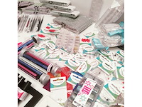 Nagelvoorraad - nail art en uv-led-gels - 409 items - 228 ref. - afbeelding 12 van  21