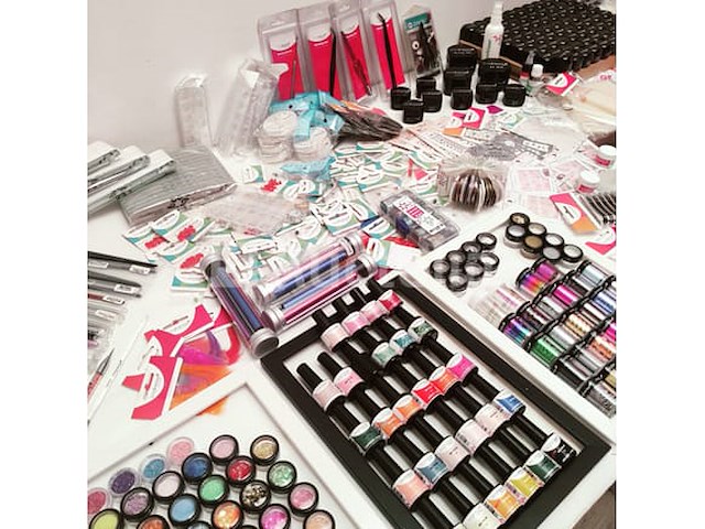 Nagelvoorraad - nail art en uv-led-gels - 409 items - 228 ref. - afbeelding 17 van  21