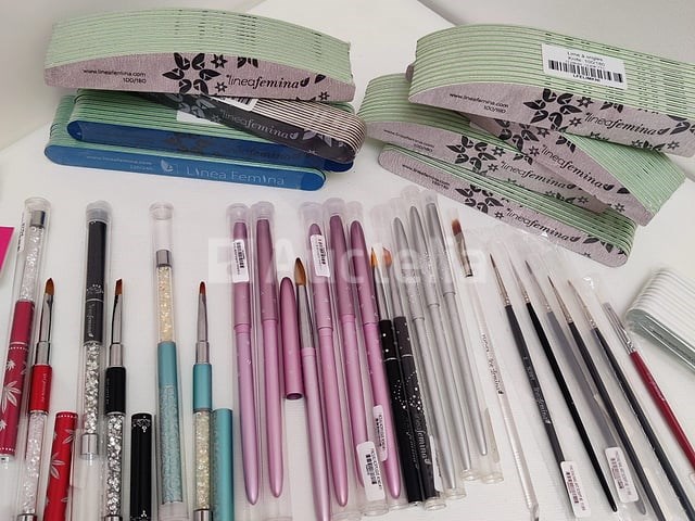 Nagelvoorraad: nail art & uv/led-gels • 389 items • 235 ref. - afbeelding 1 van  29