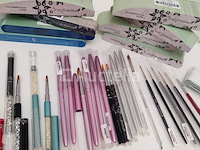 Nagelvoorraad: nail art & uv/led-gels • 389 items • 235 ref. - afbeelding 26 van  29