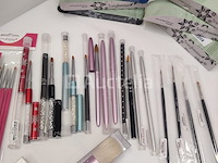 Nagelvoorraad: nail art & uv/led-gels • 389 items • 244 ref. - afbeelding 6 van  13