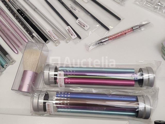 Nagelvoorraad: nail art & uv/led-gels • 389 items • 244 ref. - afbeelding 11 van  13