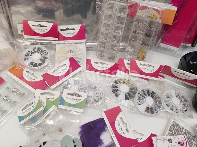 Nagelvoorraad: nail art & uv/led-gels • 389 items • 244 ref. - afbeelding 12 van  13
