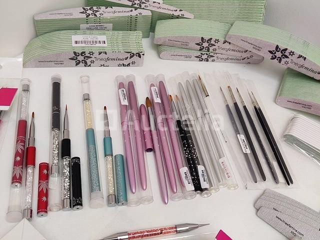 Nagelvoorraad: nail art & uv/led-gels • 391 items • 237 ref. - afbeelding 14 van  15