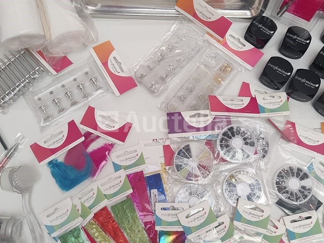 Nagelvoorraad: nail art & uv/led-gels • 392 items • 248 ref. - afbeelding 1 van  20