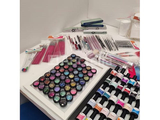 Nagelvoorraad: nail art & uv/led-gels • 393 items • 240 ref. - afbeelding 3 van  12