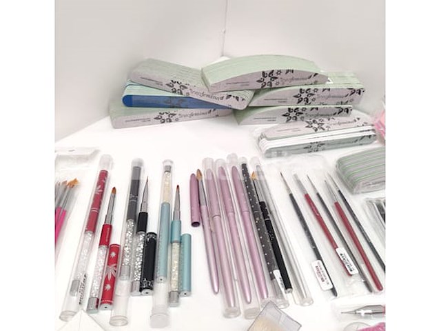 Nagelvoorraad: nail art & uv/led-gels • 396 items • 242 ref. - afbeelding 5 van  19