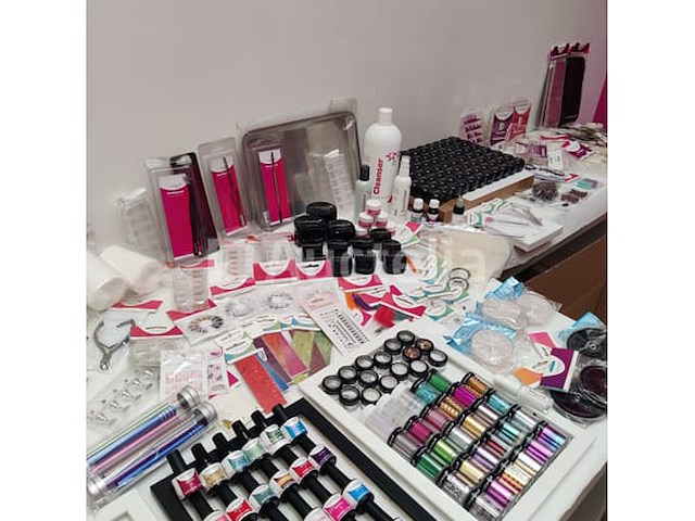 Nagelvoorraad: nail art & uv/led-gels • 396 items • 242 ref. - afbeelding 12 van  19