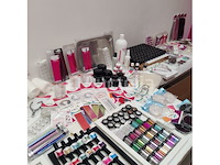 Nagelvoorraad: nail art & uv/led-gels • 396 items • 242 ref. - afbeelding 12 van  19